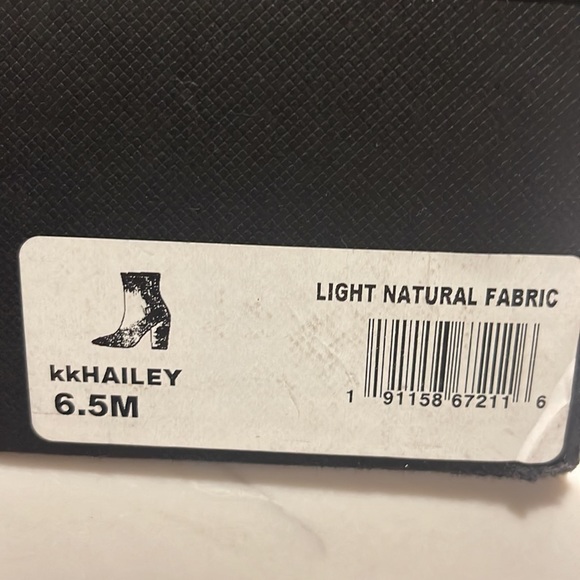 NEW Kendall + Kylie Block High Heel Ankle Boot - Picture 4 of 4